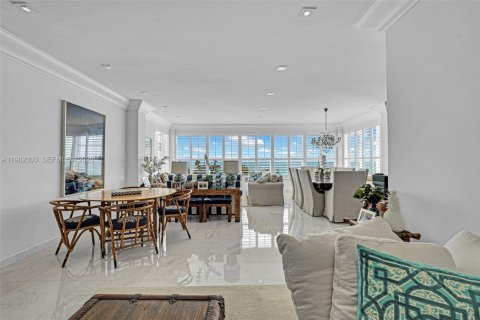 Copropriété à vendre à Miami Beach, Floride: 2 chambres, 163.23 m2 № 2047161 - photo 9