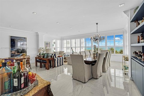 Copropriété à vendre à Miami Beach, Floride: 2 chambres, 163.23 m2 № 2047161 - photo 11