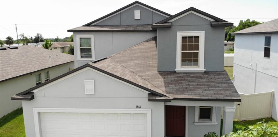 Casa en New Port Richey, Florida 5 dormitorios, 221.94 m2 № 1869858