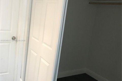 Townhouse in Dania Beach, Florida 2 bedrooms № 2252954 - photo 9