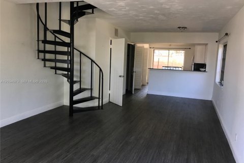Townhouse in Dania Beach, Florida 2 bedrooms № 2252954 - photo 2