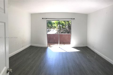 Townhouse in Dania Beach, Florida 2 bedrooms № 2252954 - photo 17