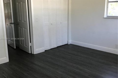 Townhouse in Dania Beach, Florida 2 bedrooms № 2252954 - photo 8