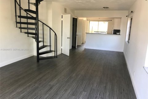 Townhouse in Dania Beach, Florida 2 bedrooms № 2252954