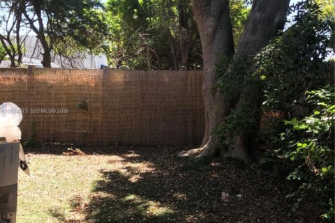 Townhouse in Dania Beach, Florida 2 bedrooms № 2252954 - photo 19
