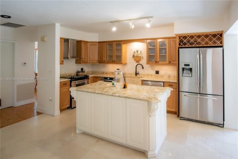 Снять в аренду виллу или дом в Корал-Гейблс, Флорида 3 спальни, 204.2м2, № 1963589 - фото 10