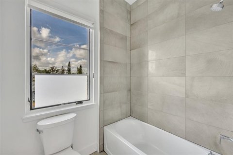 Adosado en venta en Winter Park, Florida, 3 dormitorios, 220.36 m2 № 1902560 - foto 17