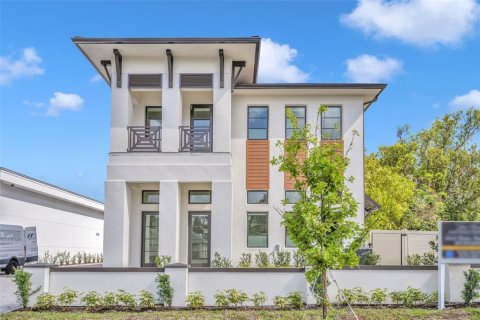 Adosado en venta en Winter Park, Florida, 3 dormitorios, 220.36 m2 № 1902560 - foto 2