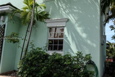 House in Fort Lauderdale, Florida 4 bedrooms, 239.69 sq.m. № 1864268 - photo 14