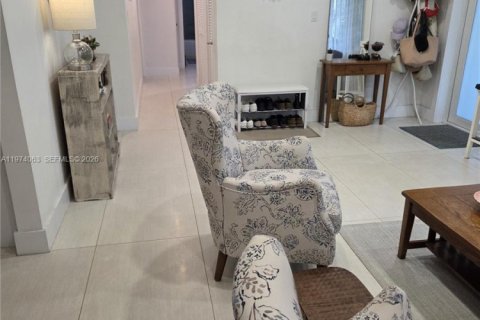 House in Pinecrest, Florida 3 bedrooms, 151.06 sq.m. № 2033639 - photo 3