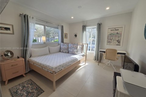 House in Pinecrest, Florida 3 bedrooms, 151.06 sq.m. № 2033639 - photo 24