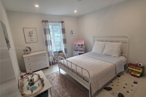 House in Pinecrest, Florida 3 bedrooms, 151.06 sq.m. № 2033639 - photo 25