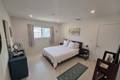 House in Pinecrest, Florida 3 bedrooms, 151.06 sq.m. № 2033639 - photo 26