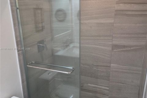 House in Pinecrest, Florida 3 bedrooms, 151.06 sq.m. № 2033639 - photo 30