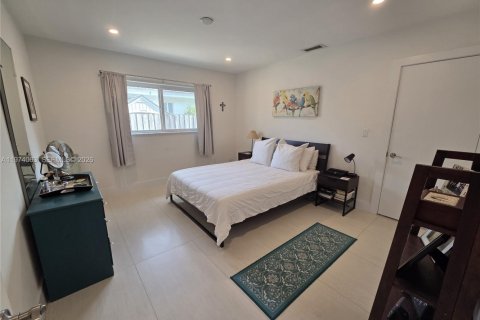 House in Pinecrest, Florida 3 bedrooms, 151.06 sq.m. № 2033639 - photo 27