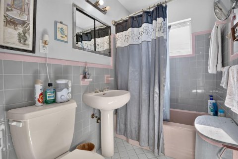 House in Oakland Park, Florida 2 bedrooms, 96.43 sq.m. № 2191078 - photo 29