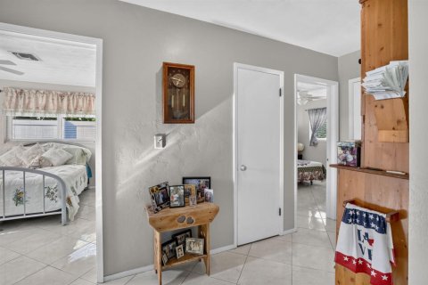 House in Oakland Park, Florida 2 bedrooms, 96.43 sq.m. № 2191078 - photo 18