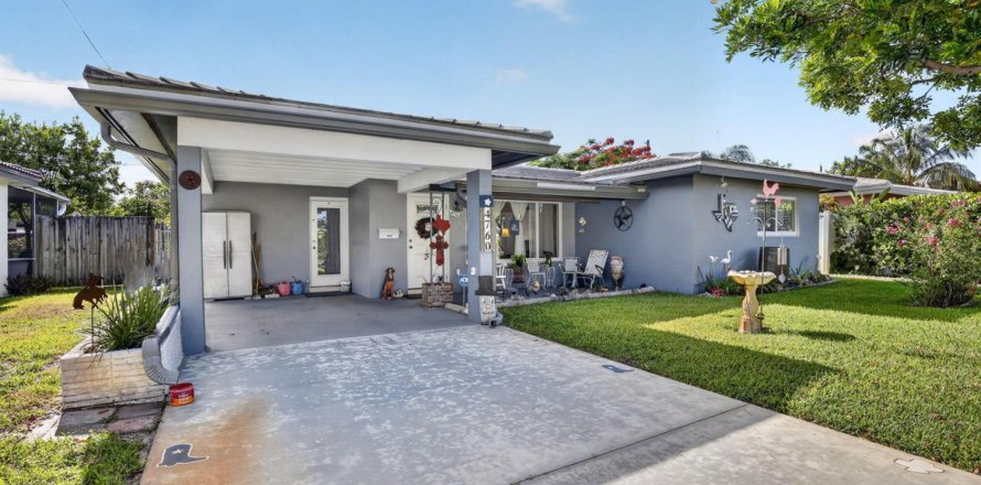 House in Oakland Park, Florida 2 bedrooms, 96.43 sq.m. № 2191078
