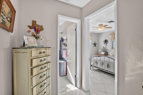 House in Oakland Park, Florida 2 bedrooms, 96.43 sq.m. № 2191078 - photo 24