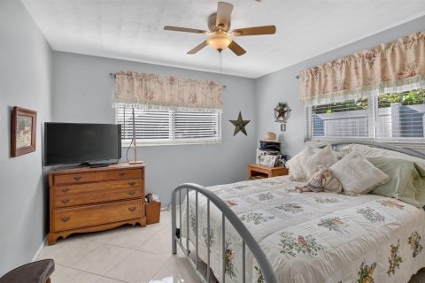House in Oakland Park, Florida 2 bedrooms, 96.43 sq.m. № 2191078 - photo 20