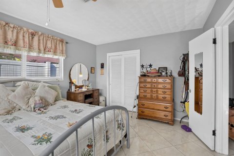 House in Oakland Park, Florida 2 bedrooms, 96.43 sq.m. № 2191078 - photo 22