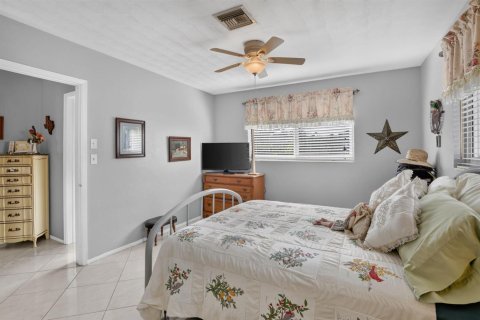 House in Oakland Park, Florida 2 bedrooms, 96.43 sq.m. № 2191078 - photo 21