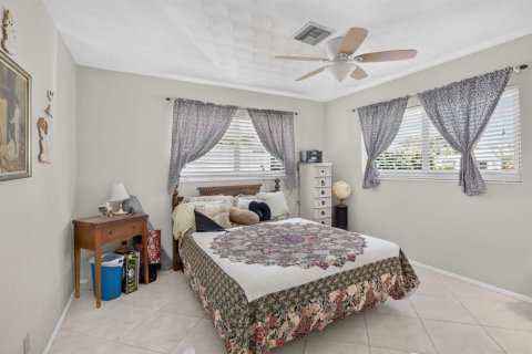 House in Oakland Park, Florida 2 bedrooms, 96.43 sq.m. № 2191078 - photo 25