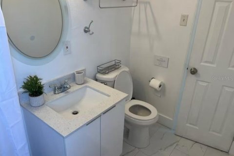 House in Port Charlotte, Florida 3 bedrooms, 129.6 sq.m. № 1718266 - photo 18