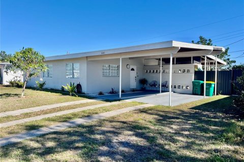 House in Port Charlotte, Florida 3 bedrooms, 129.6 sq.m. № 1718266 - photo 1