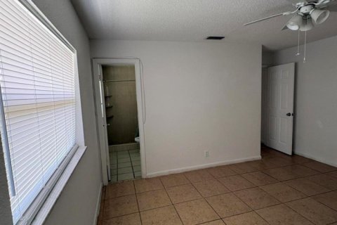 Townhouse in West Palm Beach, Florida 2 bedrooms, 124.49 sq.m. № 2260067 - photo 8