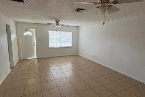 Townhouse in West Palm Beach, Florida 2 bedrooms, 124.49 sq.m. № 2260067 - photo 2