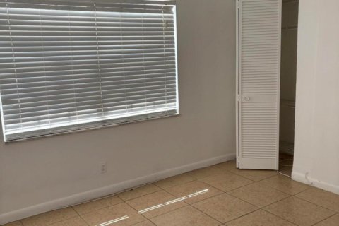 Townhouse in West Palm Beach, Florida 2 bedrooms, 124.49 sq.m. № 2260067 - photo 16