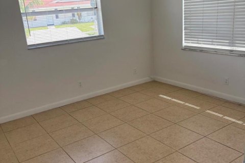 Townhouse in West Palm Beach, Florida 2 bedrooms, 124.49 sq.m. № 2260067 - photo 12