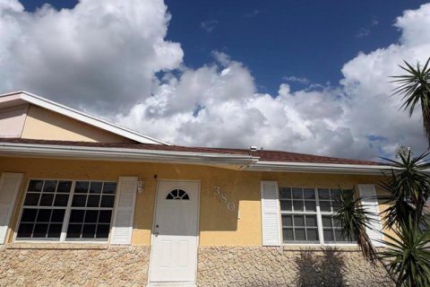Townhouse in West Palm Beach, Florida 2 bedrooms, 124.49 sq.m. № 2260067