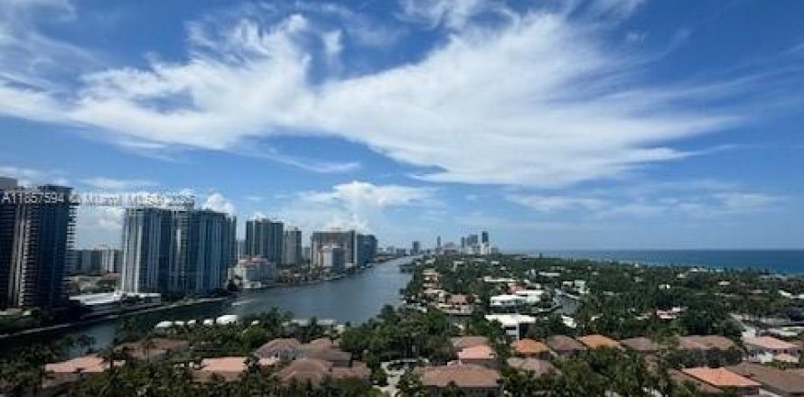 Condominio en Sunny Isles Beach, Florida, 1 dormitorio № 1979873