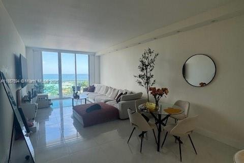 Condominio en venta en Sunny Isles Beach, Florida, 1 dormitorio, 93.37 m2 № 1979873 - foto 11