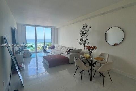 Condominio en venta en Sunny Isles Beach, Florida, 1 dormitorio, 93.37 m2 № 1979873 - foto 12