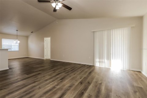 Casa en alquiler en Mulberry, Florida, 3 dormitorios, 131.46 m2 № 1815297 - foto 4