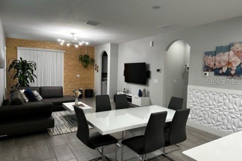 House in Winter Garden, Florida 3 bedrooms, 156.54 sq.m. № 1688024 - photo 13