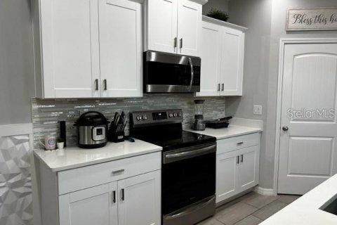 House in Winter Garden, Florida 3 bedrooms, 156.54 sq.m. № 1688024 - photo 11