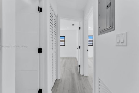 Casa en venta en Miami Gardens, Florida, 3 dormitorios, 98.29 m2 № 1957135 - foto 15