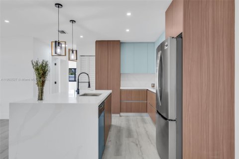 Casa en venta en Miami Gardens, Florida, 3 dormitorios, 98.29 m2 № 1957135 - foto 8