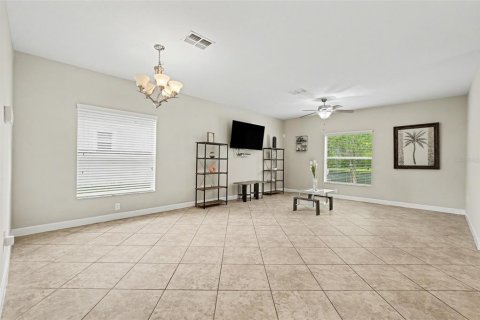 Villa ou maison à vendre à Wesley Chapel, Floride: 3 chambres, 168.15 m2 № 2142418 - photo 4