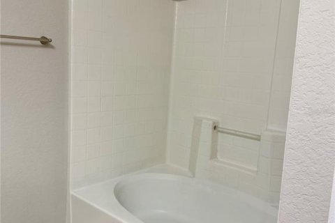 Condo in Altamonte Springs, Florida, 2 bedrooms  № 2224833 - photo 23