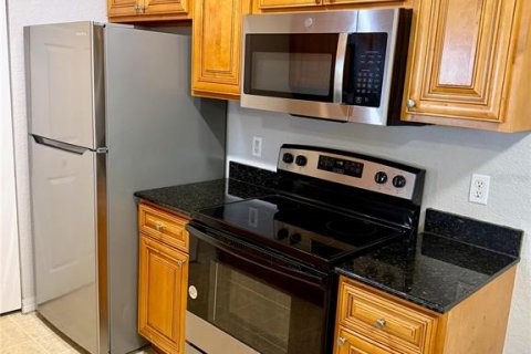 Condo in Altamonte Springs, Florida, 2 bedrooms  № 2224833 - photo 8