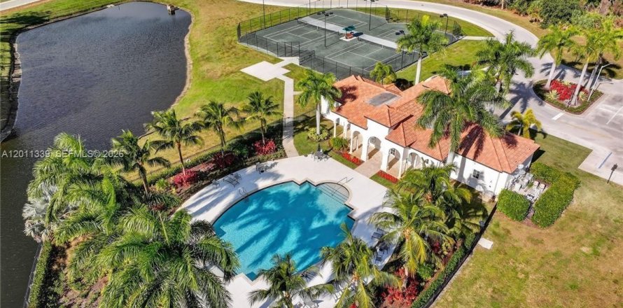 Casa en Port St. Lucie, Florida 3 dormitorios, 148.64 m2 № 2075720