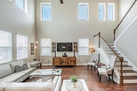 Villa ou maison à louer à Tampa, Floride: 5 chambres, 300.91 m2 № 2413696 - photo 2