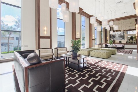 Condo in Miami Beach, Florida, 1 bedroom  № 1950620 - photo 15