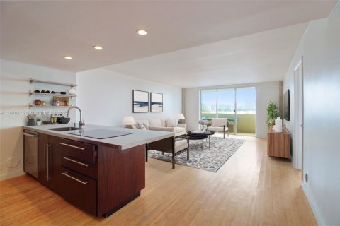 Condo in Miami Beach, Florida, 1 bedroom  № 1950620 - photo 5