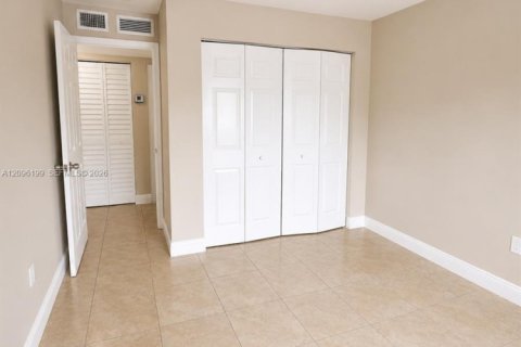 Copropriété à louer à Miami, Floride: 3 chambres, 95.41 m2 № 2386857 - photo 9